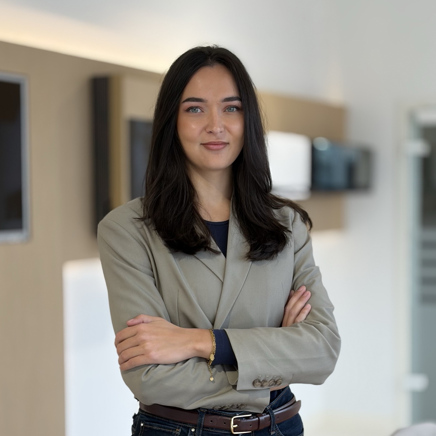 Laura Dossinger &mdash; Ansprechpartnerin Karriere KOS KLIMA&reg;